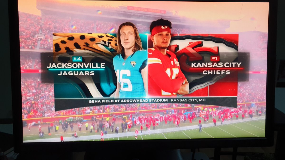helloOvi's tweet photo. time for some playoffs 🏈 https://t.co/vk7OTs0IO1