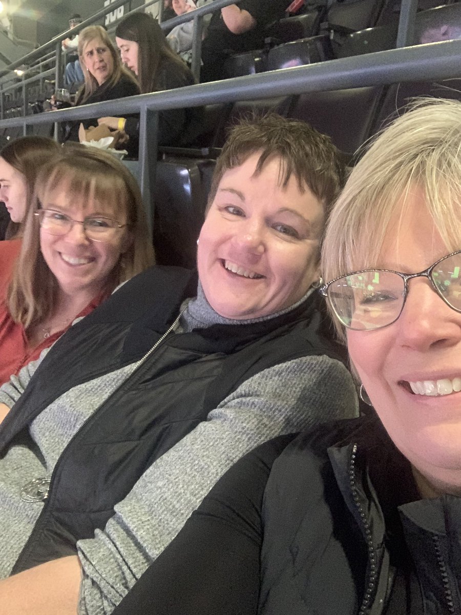 BirdSusan's tweet image. #wethenorth