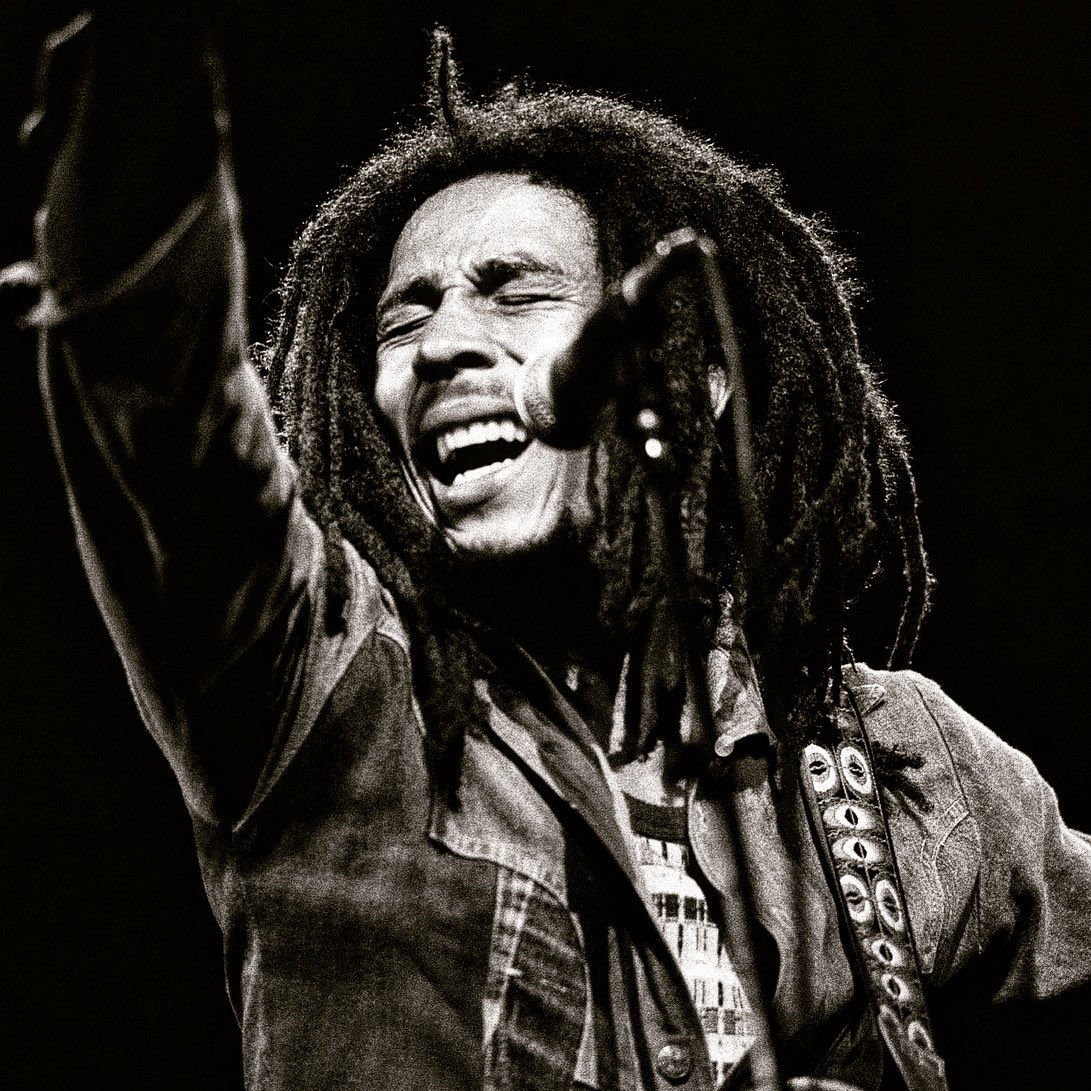 “Now the weak must get strong.” #ThemBellyFull #bobmarley

📷 #AdrianBoot
©️ Fifty-Six Hope Road Music Ltd.