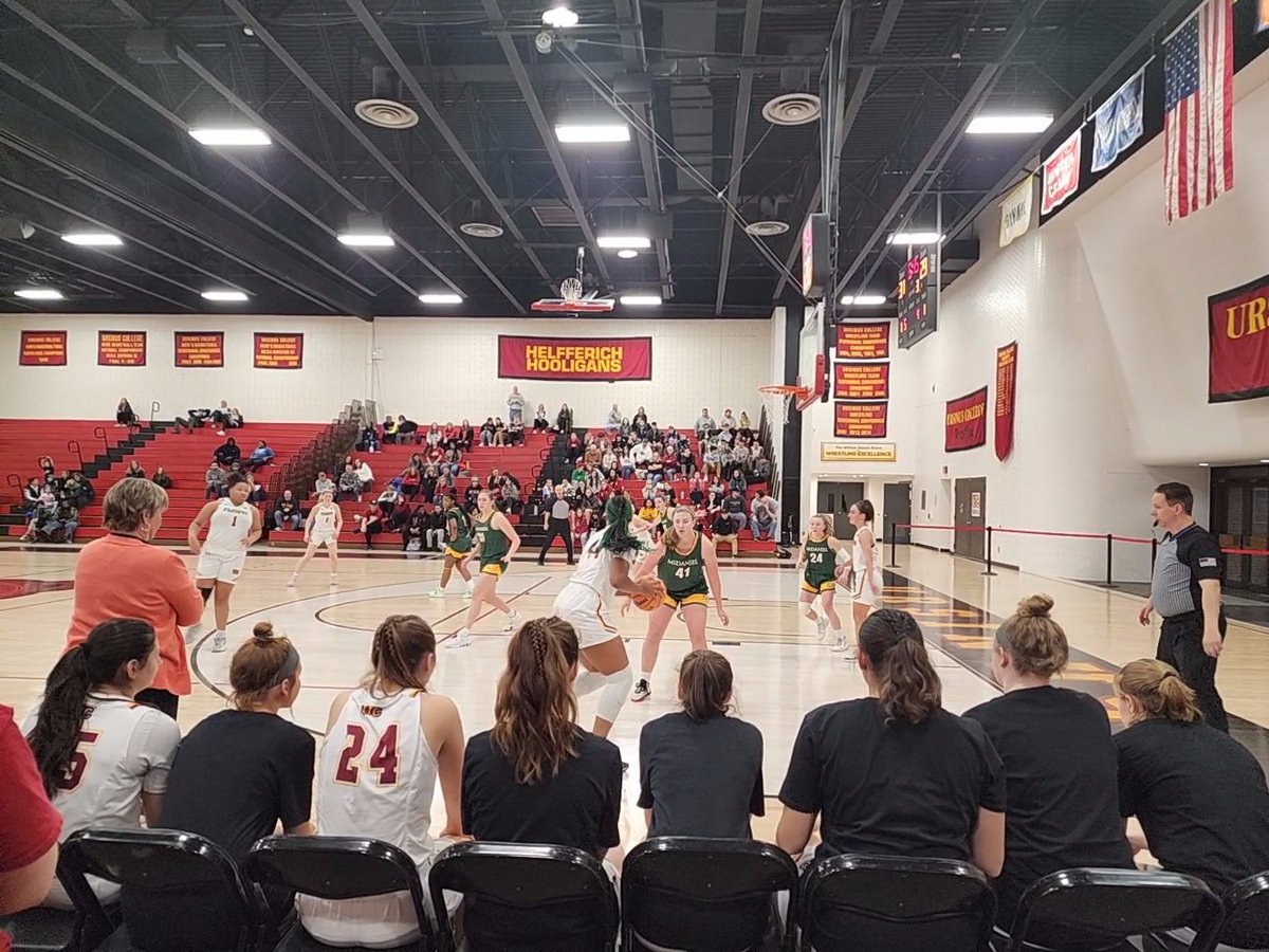 Witnessed a barn burner game between Snell sessions! Another great #CentConf battle in #ccwbb!!