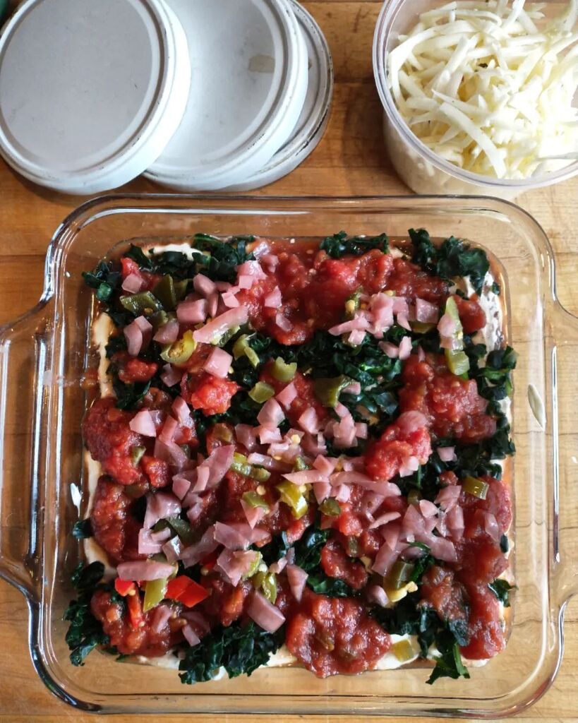 foodloverPDX's tweet photo. Staying home and working today boooo BUT taking breaks to make yummy things like this 7-layer dip. Bottom-to-top layers = my Cincinnati chili with (vegan black bean version with @beyondmeat in #dumplingsequallove) + carrot-habanero hot sauced sour cream β¦ https://t.co/KtbohQ0Xxr https://t.co/YqlSPkPctH