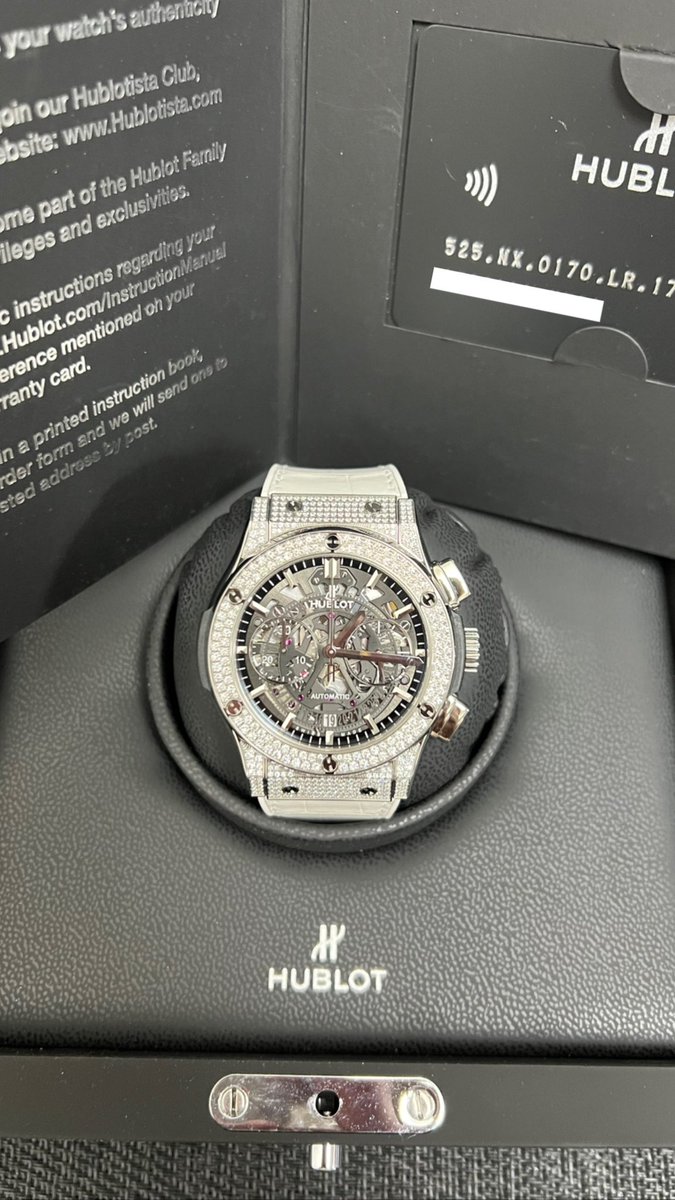 matfhew29's tweet photo. 新年一発目はHUBLOT⌚️

まさか人生でHUBLOT3本も買うと思ってなかった笑
てことで念願のクラシックフュージョンアエロフルダイヤ💎 https://t.co/6c0IH02msi