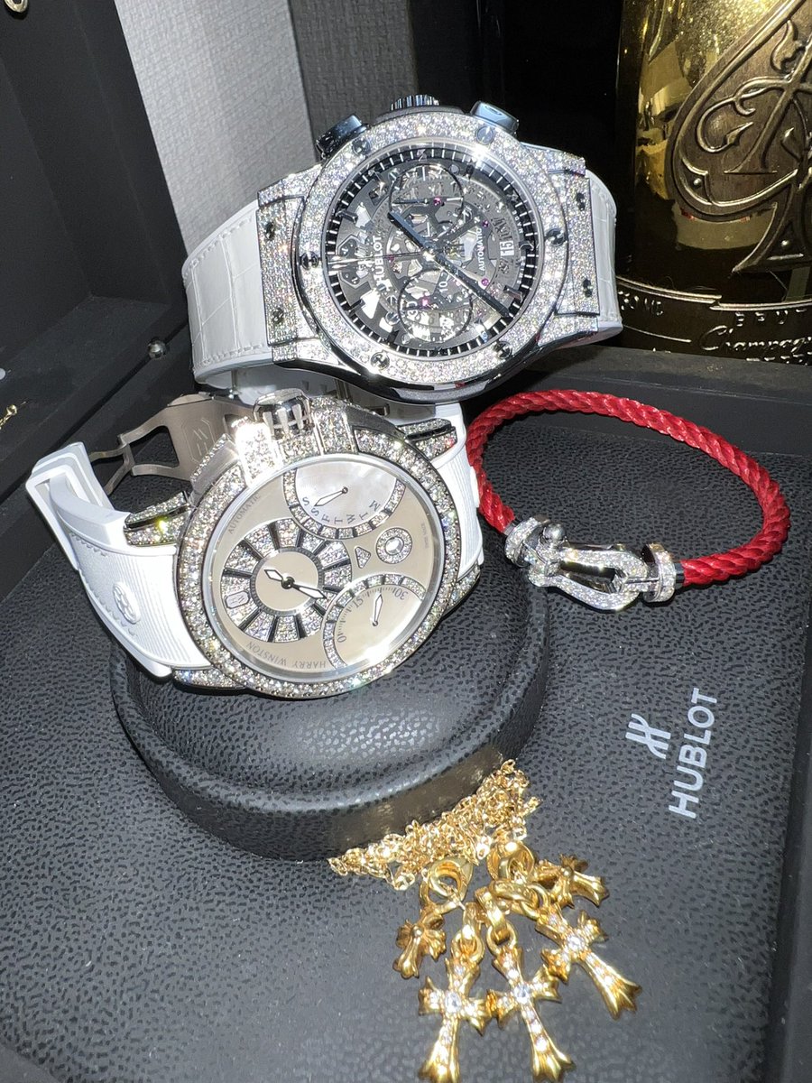 matfhew29's tweet photo. 新年一発目はHUBLOT⌚️

まさか人生でHUBLOT3本も買うと思ってなかった笑
てことで念願のクラシックフュージョンアエロフルダイヤ💎 https://t.co/6c0IH02msi