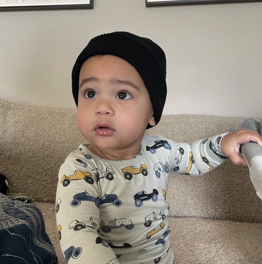 Kylie Jenner é uma máquina de fazer filhos perfeitos!