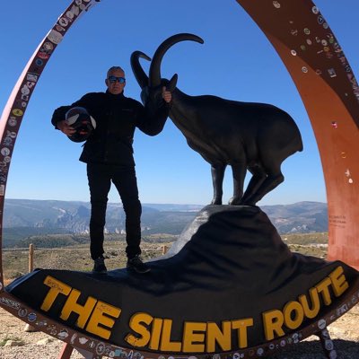 Este camino de montaña parece bastante difícil de recorrer💪❤️