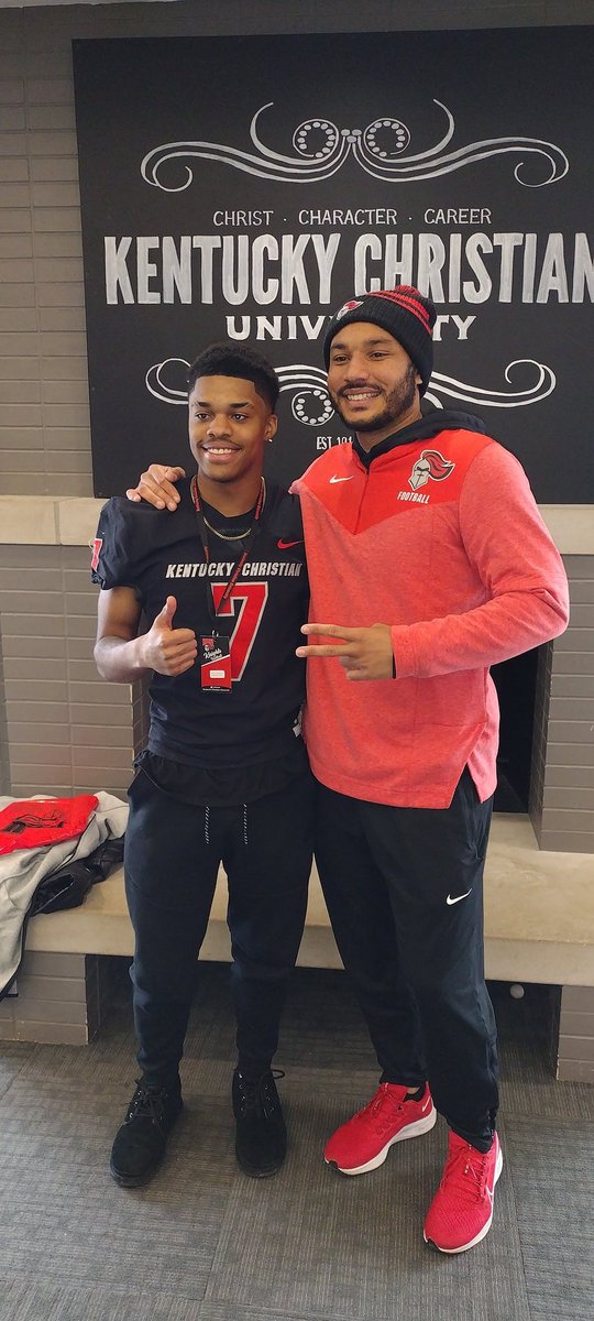 MaxberryKenyun's tweet photo. Had a Wonderful time at Kentucky Christian University visit. Thank you @GoKnightsFB @CoachRussKCU @CoachAlexBelll @WoodfordFBall #KCUBuilt #SharpenTheBlade #youchoose #LetsGo https://t.co/UkKIpylZHT