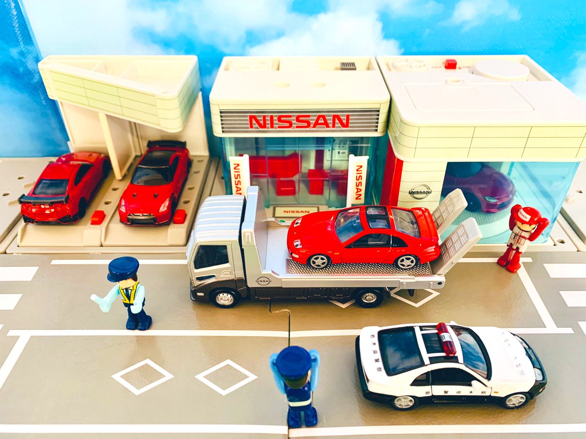 tomicaトランスポーター
日産フェアレディZ
300ZXツインターボ
日産トミプラタウン店
新型車輌、輸送中。囧
#トミカ
#TOMICA
#NISSAN
#FAIRLADYZ