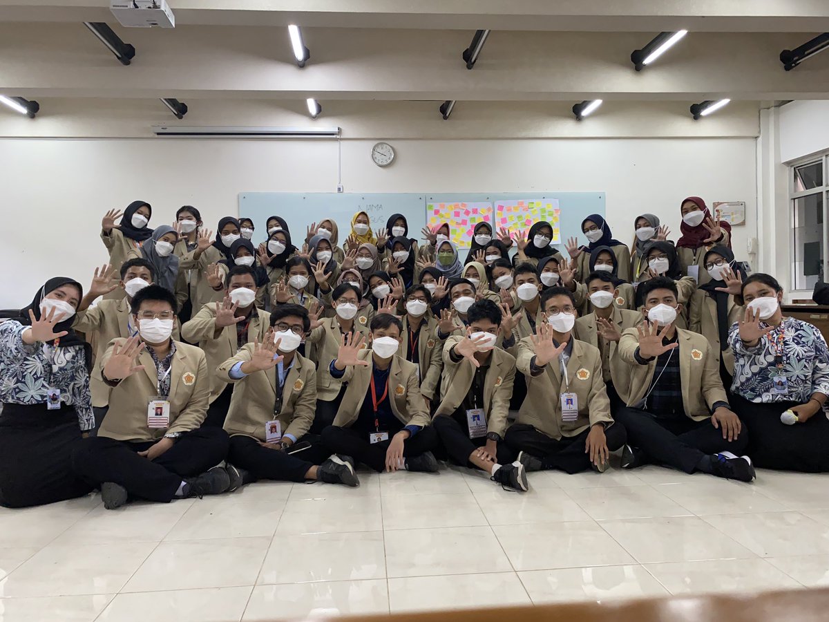 bknsapasap's tweet photo. Haiii! Berhubung sekarang lagi oprec panitia PPSMB 2023, aku pingin bgt nih nyeritain pengalamanku sebagai kakak cofas dulu pas ppsmb 2022, dan juga apasih plus minus nya ikut kepanitiaan ini? Jadi bagian kalian yg msh maju mundurr, mungkin bisa bgt baca thread ini! #ppsmbugm https://t.co/FqCMc8BkA4
