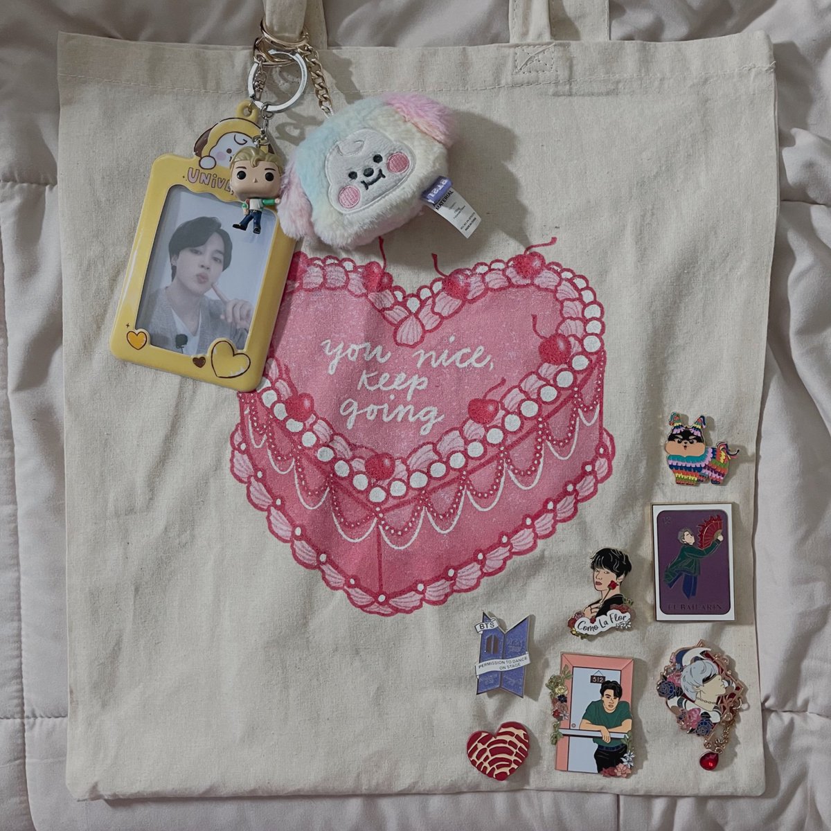 FlLTERJlMIN's tweet photo. tote bag checkkk https://t.co/sFJVho4GAj