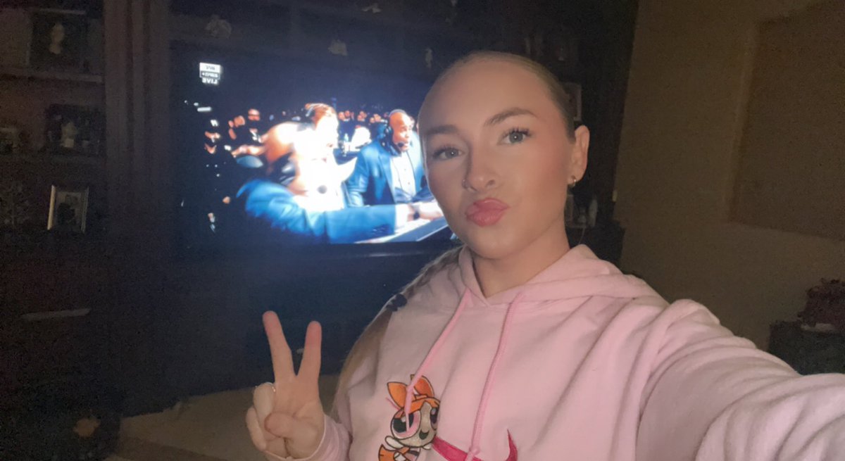 KayHansenMMA's tweet photo. Main card starting 👀😍 come chat fights with me ⬇️⬇️ #ufc283 

https://t.co/JUq58bxSGO https://t.co/4kAsmPfuef