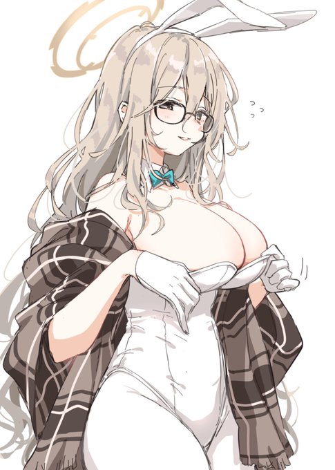 「よいしょ…」ってするバニーアカネ #ブルアカ 