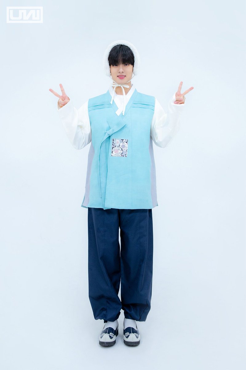 i_wantho's tweet photo. 📸 HAPPY NEW YEAR🖤
2023년 새해 복 많이 받으세요🐇

#우노 #유나이트 #TOUNITE https://t.co/X3ZjZN9Fjm