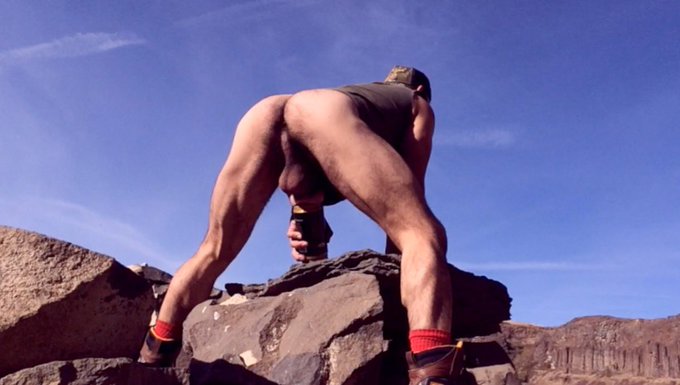 Was alone out here n got horny. Winter sun felt warm.  https://t.co/x2VcI3IqWU https://t.co/8mkRKzwU