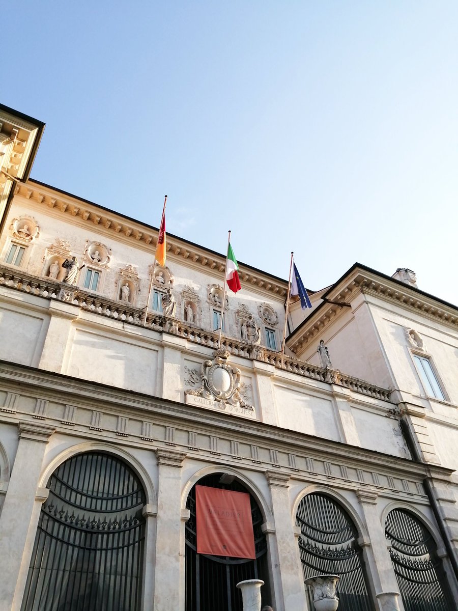 ローマでいちばん好きな場所はボルゲーゼ美術館です☺️ローマに行くたびに絶対に立ち寄る場所です。朝いちばんの回に行って、見終わったら館内のカフェでのんびりして、街歩きに出るのが定番コース☺️
#教えて 
#ローマ 
#ilikeitaly