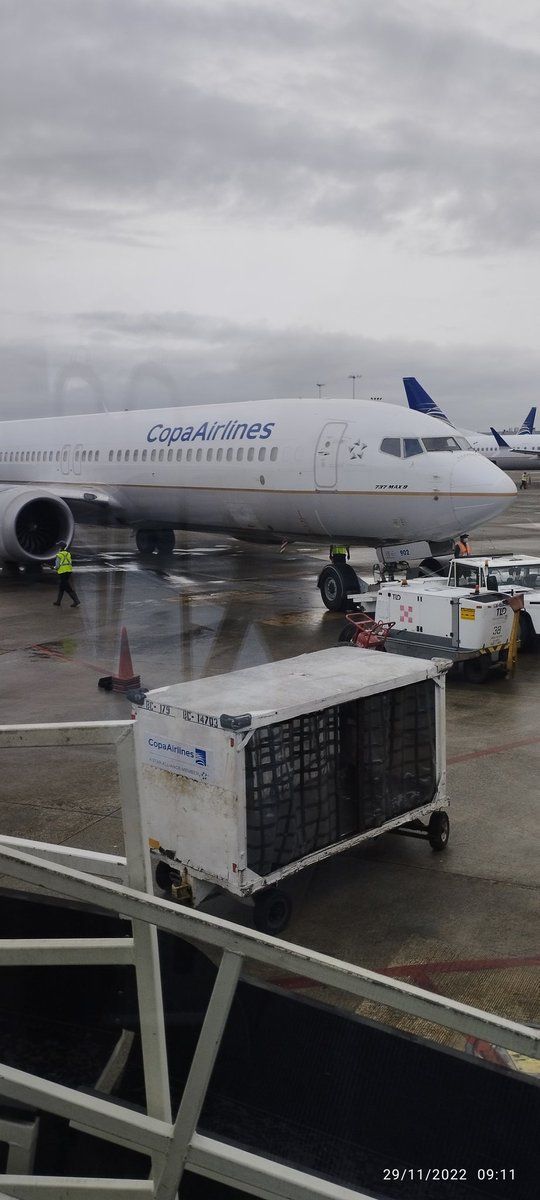 loispt's tweet photo. Un día de trabajo 
Fan de Copa Airline último viaje a panama https://t.co/Ct02R2l1eV