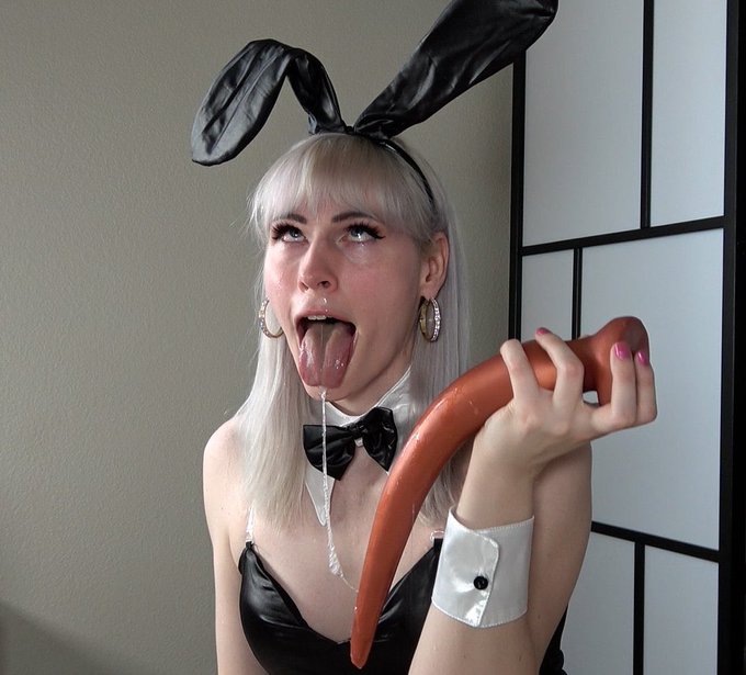 Watch Lianna Lawson's leaked NSFW photo on TwXstars