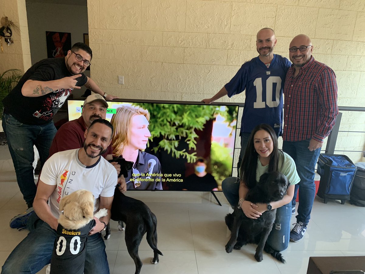 clau83f1's tweet photo. @eric1606 @DiegoLemon1977 @shampadilla #NFLPlayoffsEnTUDN https://t.co/YGqVLGucPq