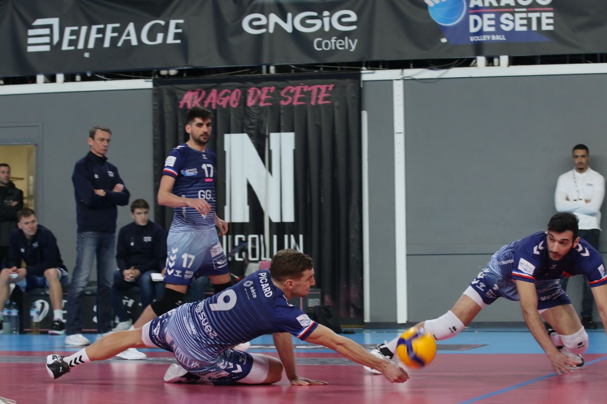 RadioOneSport's tweet photo. 🏐📷@aragodesete - St Nazaire (3-0)
[25-18, 26-24, 25-8 ]
✅la défense sétoise
✅la constance dans le niveau de jeu
✅l'homogénéité des performances individuelles

Une soirée parfaite !😀

#arago2223 #sète #volleyball #radioone #onevolley https://t.co/U02o4J1gJq