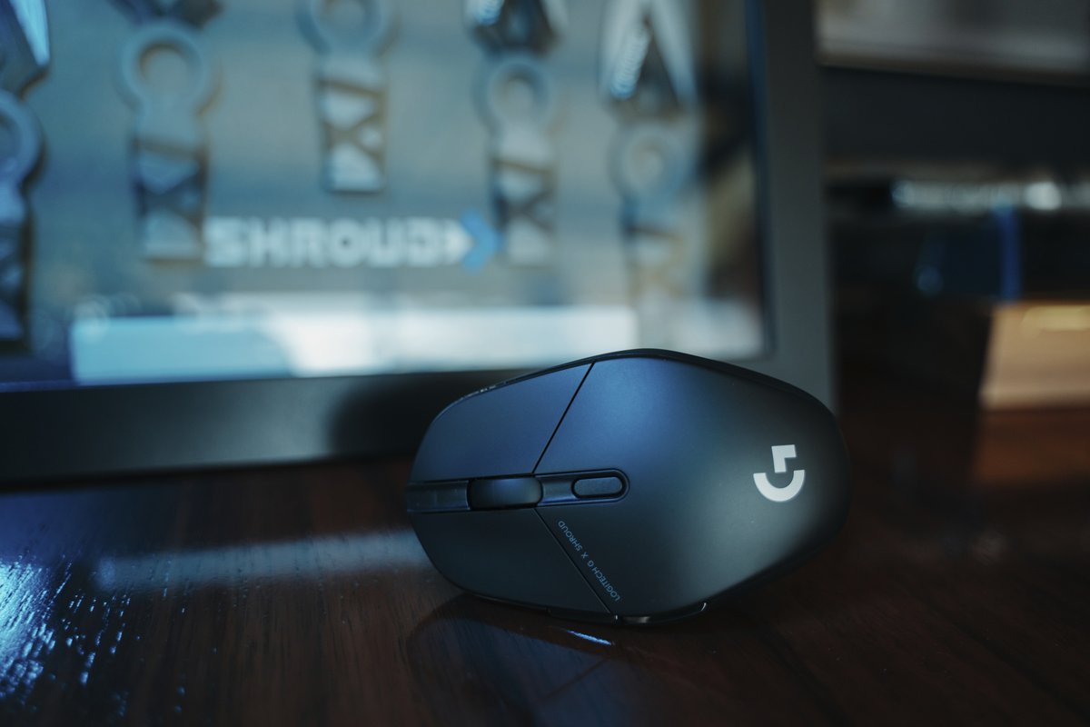 shroud's tweet photo. G303. Sale. NOW.

The sale ends today. Get the @LogitechG
 G303 shroud Edition for less money because saving is awesome.

Use code "SHROUD" for an extra 5% off.

https://t.co/NJNtYV3g9J #LogiPartner https://t.co/s8uNsv1mDg