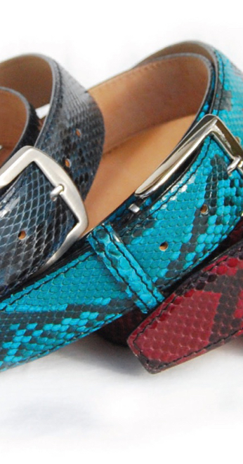 RogerXimenez's tweet photo. We transform our Crocodile, Python, Italian and French calfskins into a world class belts. Handcrafted in the USA.
#bespoke #dressbelts #golfbelts #calfskinbelts #leatherbelts #italian #madeinusa #casualbelts 

https://t.co/unzlq4jhcp https://t.co/iFbkUXUS9T