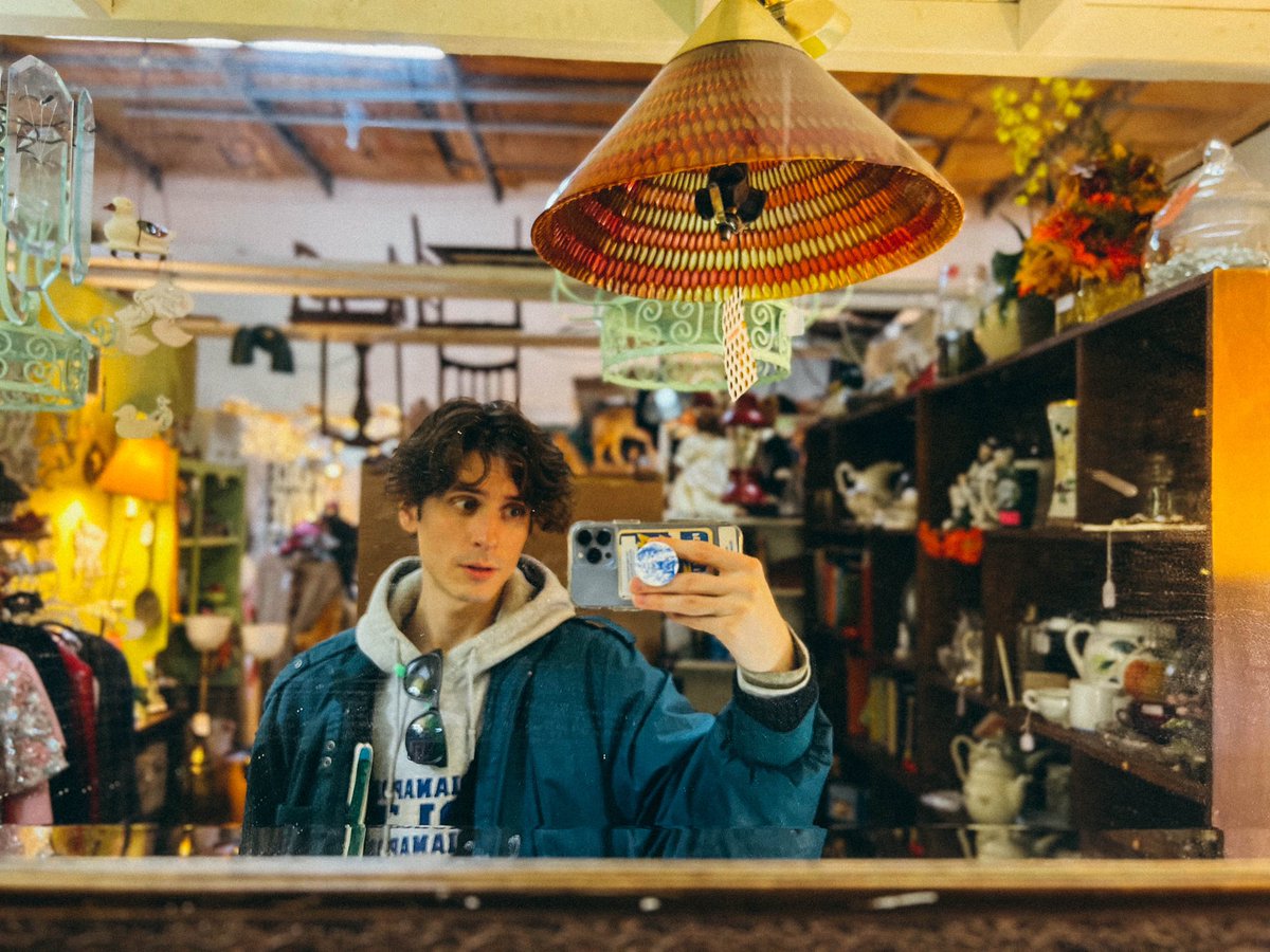 zacdeck's tweet image. A tweet? With pictures of me? What is this, 2016?