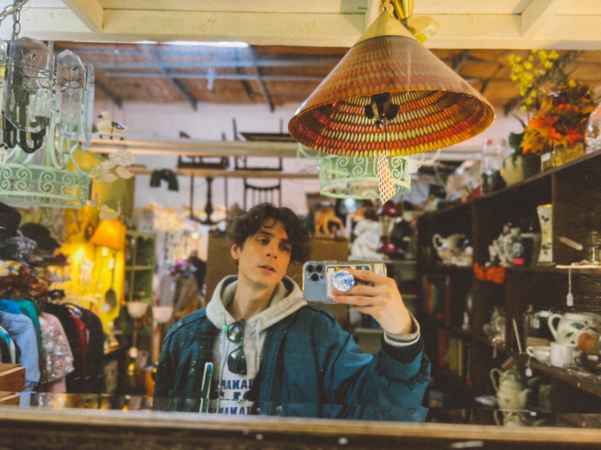 zacdeck's tweet image. A tweet? With pictures of me? What is this, 2016?