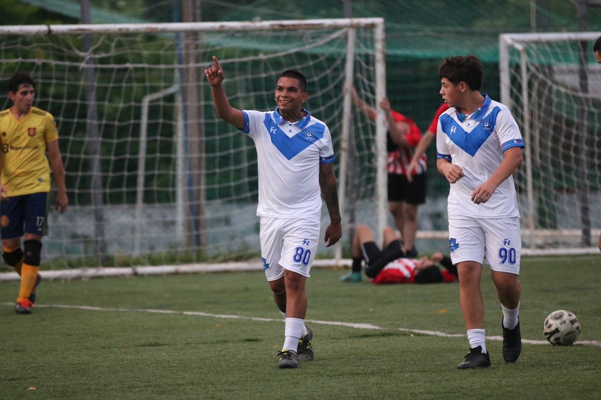 FPT nomá 🫵

Goleó 9 a 2 y avanza a siguiente fase con la ilusión a cuestas.
Equipo que se conoce y que ya supo izar bandera en lo más alto de La Liga.

¡Nos vemos el sábado!

#Superliga ☀️🏝️🍺