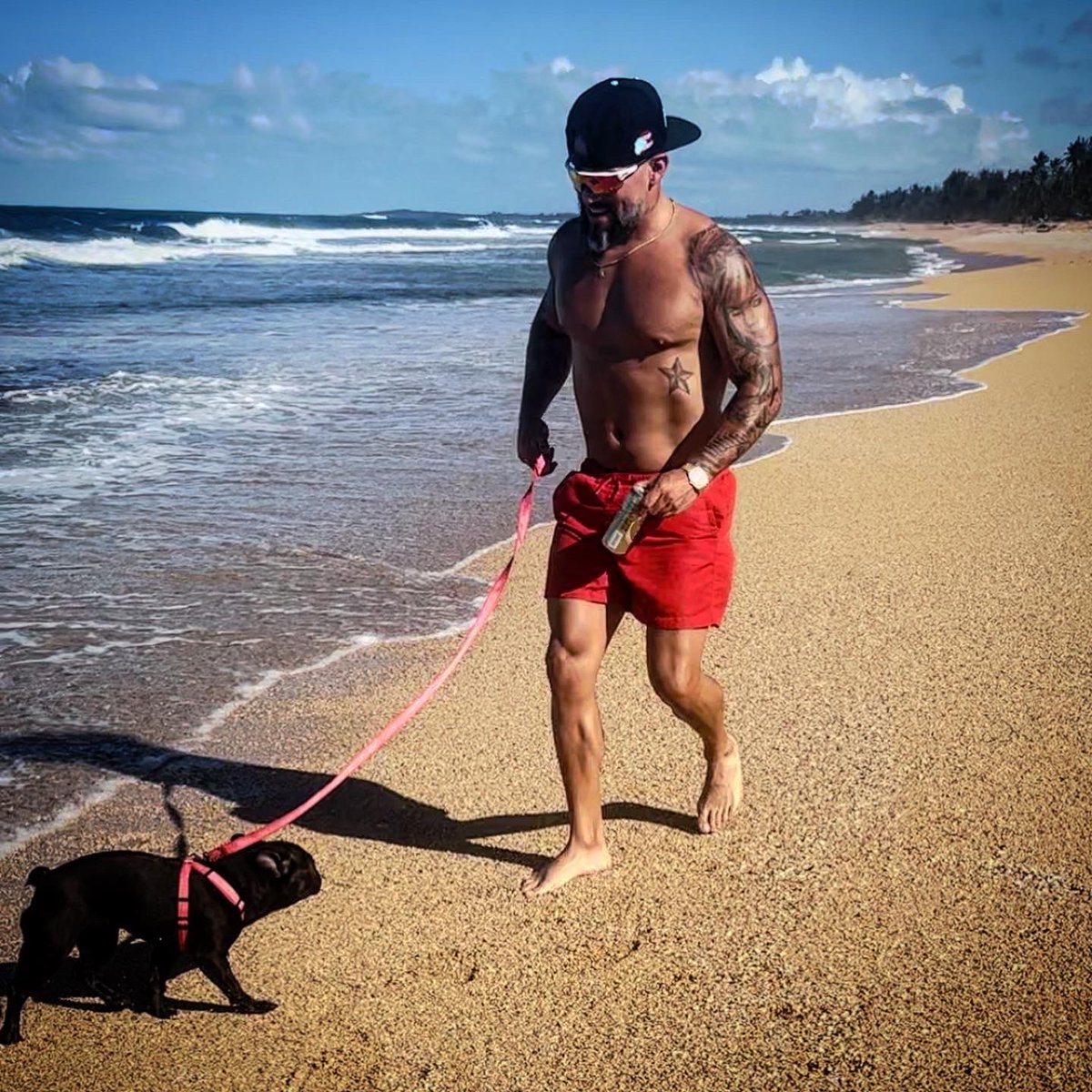 CRAFitness's tweet photo. Nos escapamos un ratito!🐶☀️🏝️😎🍻 https://t.co/W73CMLBzVP