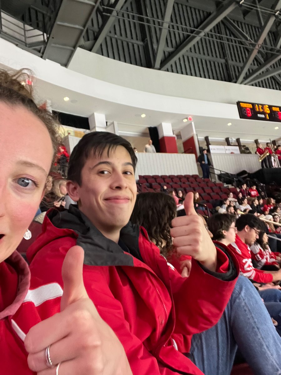 Lni4818's tweet photo. I would like to see the dinosaurs #pepsifanphoto @AgganisArena https://t.co/IydaptBxVK