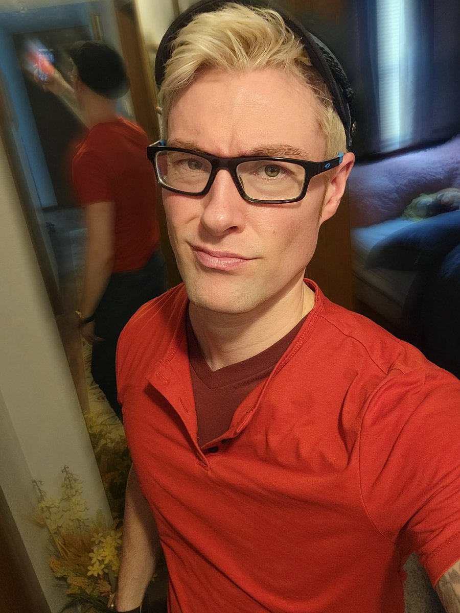 Tonight tonight tonight ooohhoohh! Lol! Love it up, peeps. I hope you're well. Be safe. 

Love ya. Keep being you, boo. 🤓❤️‍🔥💯