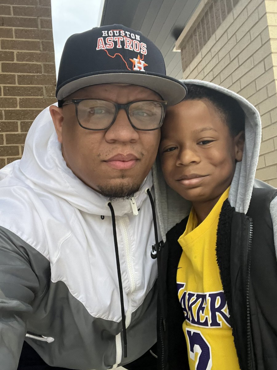 Coach_Thomas7A's tweet photo. Almost forgot about donuts with dad with my lil man at this school on Friday!     ❤️ https://t.co/GkFT01MuBh