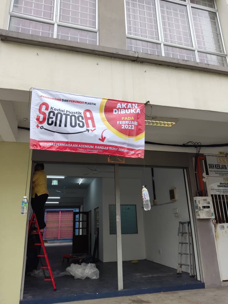 izyu93's tweet photo. Insyaallah, One more step. Kedai Plastik Sentosa, Bukit Beruntung.
Semoga usaha ni dapat membantu ummah. #pemborongplastik #pembekalplastik #bukitberuntung #bukitsentosa https://t.co/ListkzpkqM