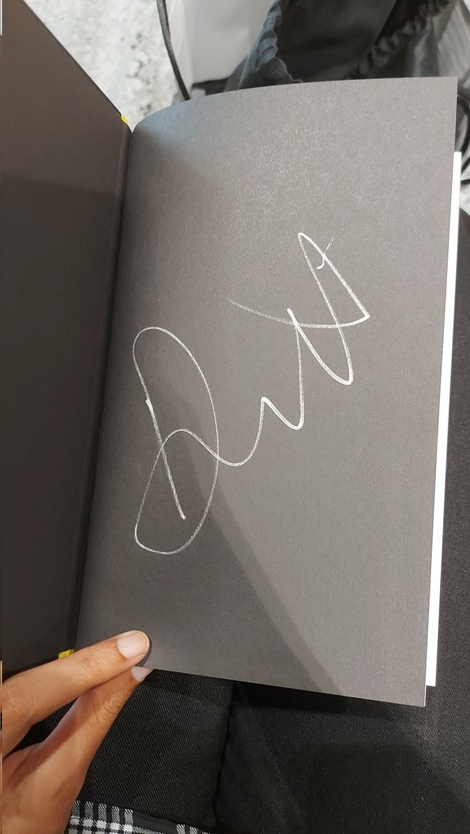 farahfirstar's tweet photo. I still can't believe I met him at WAD Sydney last night!! Deffo one thing off my bucket list and one unlocked core memory🖤 https://t.co/n579MyQSfS