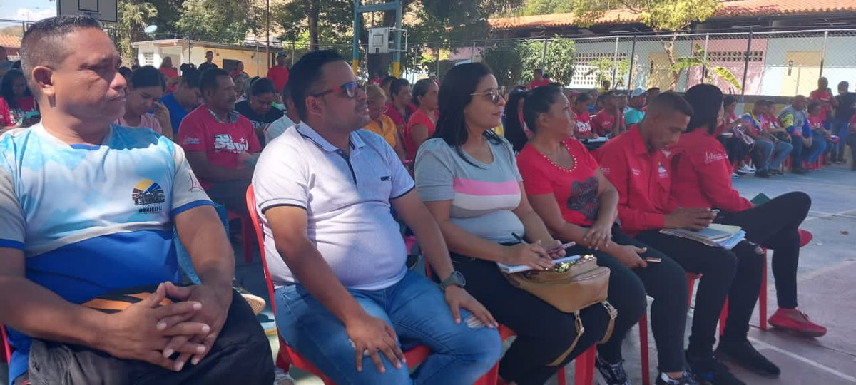 Jornada de difusión de las 7 líneas estratégicas de trabajo para este 2023 emanadas por nuestro Presidente <a href="/NicolasMaduro/">Nicolás Maduro</a>  para el crecimiento integral de la Nación
#ElOroEsDeVenezuela 
<a href="/PartidoPSUV/">PSUV</a> 
<a href="/Asamblea_Ven/">Asamblea Nacional 🇻🇪</a> 
<a href="/Soykarinacarpio/">Karina Carpio</a>