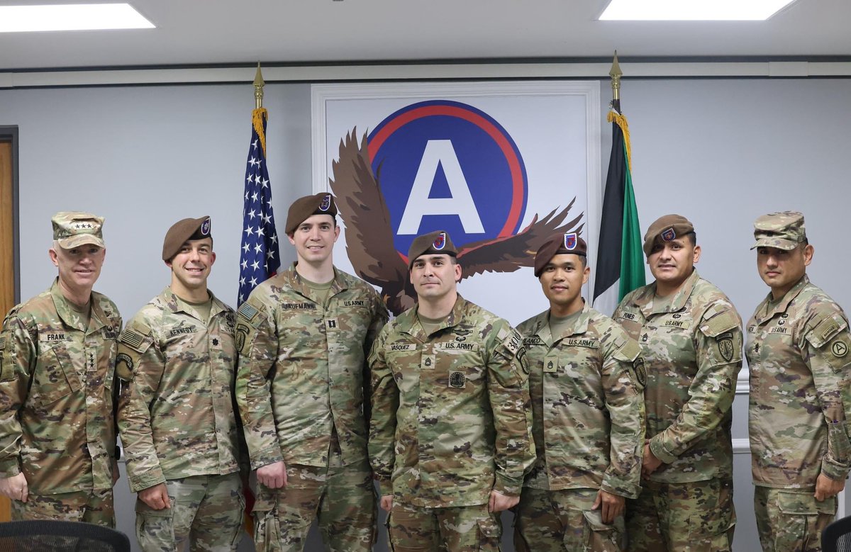 3rdSFAB's tweet image. Lt. Gen. Frank, @usarmycentral Commanding General, and CSM Garza met with our soldiers at Camp Arifjan, Kuwait, during the ARCENT command team’s visit. We are active in the Middle East, training and advising partner nations to help maintain stability in the region.   @armysfabs