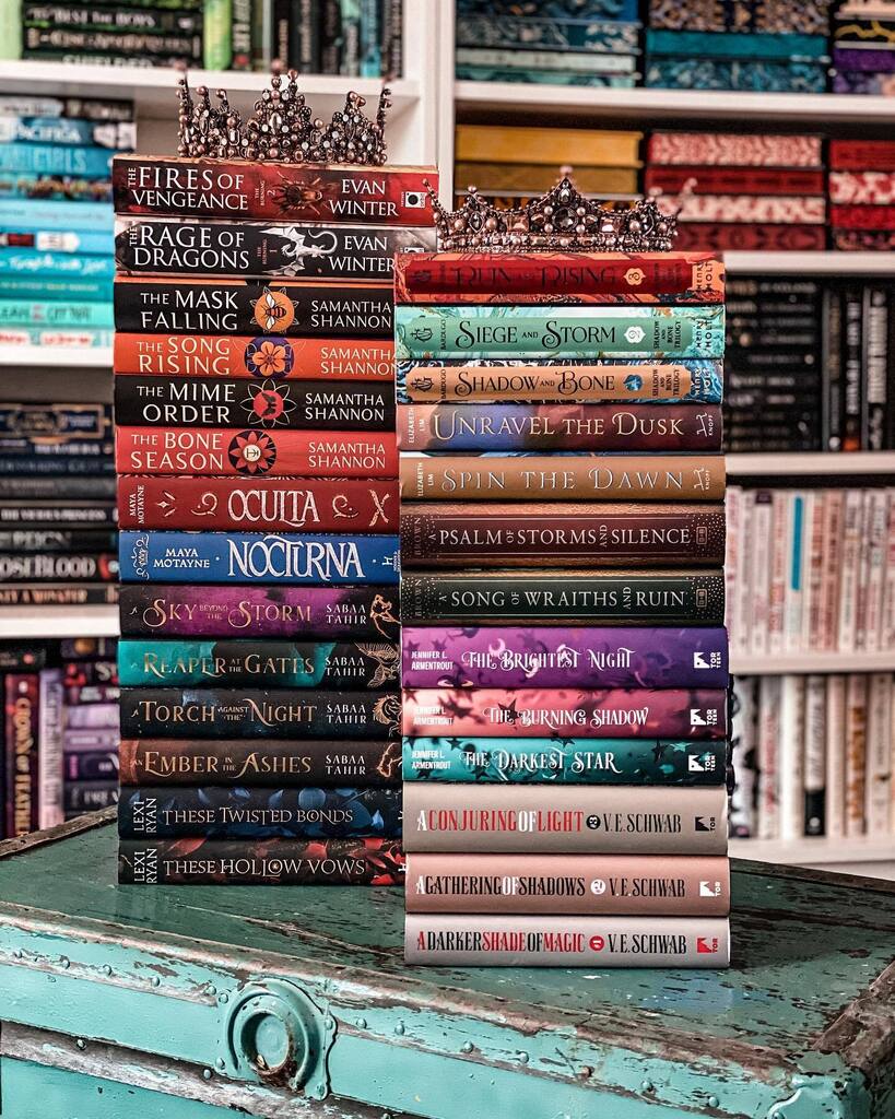 libraryintheco's tweet image. ★ Happy #StackSaturday, bookworms! What are you #currentlyreading, are any of these books on your TBR?

I hope you’re all having a wonderful weekend! I’ve read most of the books in these two stacks and would happily recommend them—especially the audi… instagr.am/p/Cnsc7rUvtAf/