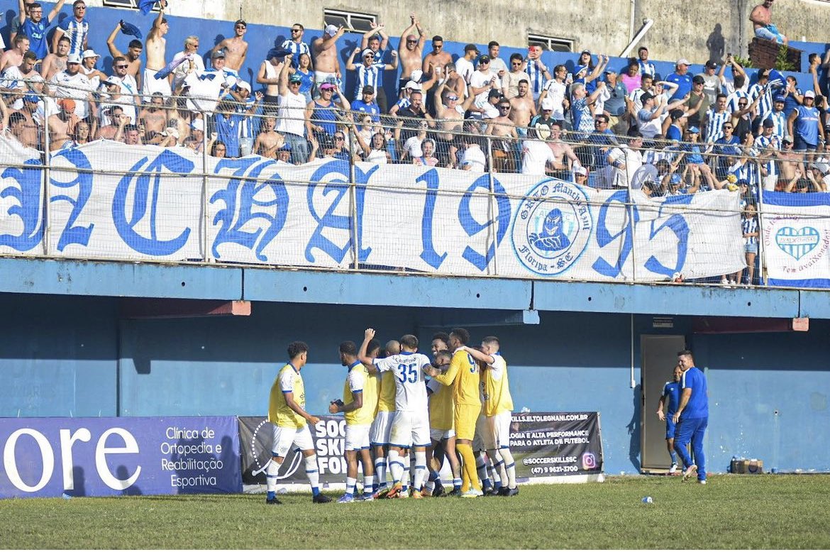 Catarinense 2023. 14/01 Chapecoense 2/0 Avai 18/01 Avai 3/0 Camboriú 21/01 Marcílio Dias 1/2 Avai Início duríssimo como já era esperado. Mas a equipe está de parabéns pela semana. Seguimos @AvaiFC ⚽️ 👏🏽👏🏽👏🏽👏🏽👏🏽👏🏽👏🏽