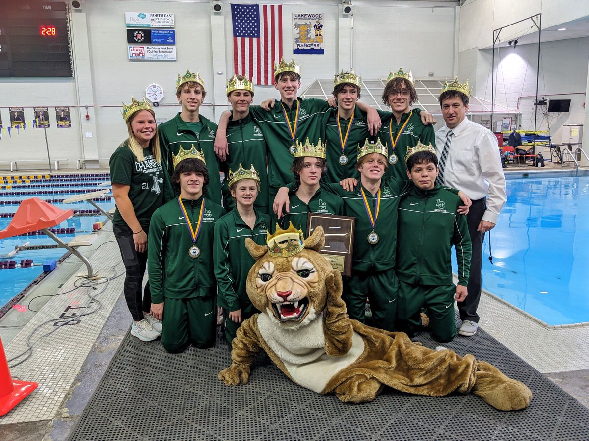 lccougarsswim's tweet photo. CROWNED!
Girls repeat! Boys get their banner! #defendthecrown #winthecrown https://t.co/inOWbWW0Of