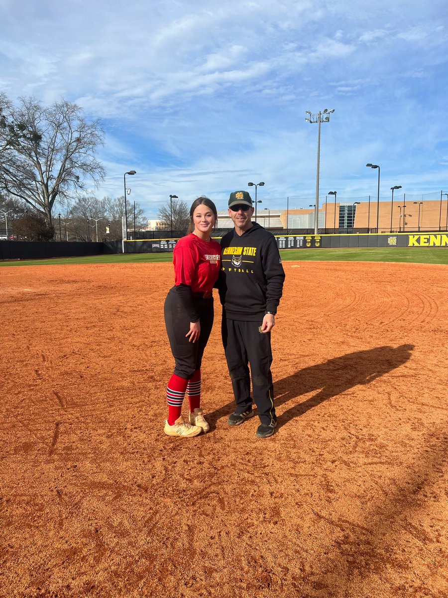 beccatippett's tweet photo. Had a great day at the @KSUOwlsSB defensive camp today! Got a lot of really good reps with an equal amount of helpful feedback. It was so amazing to meet the coaches and players. Hope to be back soon!
Thank you Coach MacKay, @coachbrun @CoachDickey__  @FCGAGroves_2025 https://t.co/wT4VqtHEHJ