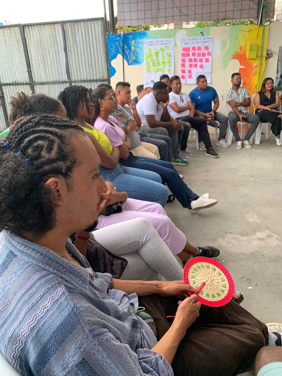 MujeresAsfalto's tweet photo. #TapaoConversao las juventudes de #Esmeraldas en un espacio de resistencia colaborativa. 
Las profundas brechas de desigualdad nos quita pensar en un futuro digno, hoy en una apuesta por cambiarlo nos juntamos. #ProtestaGlobal #QueLosRicosPaguen #TaxTheRich #ContraLaDesigualdad https://t.co/LVCYyQMhs6