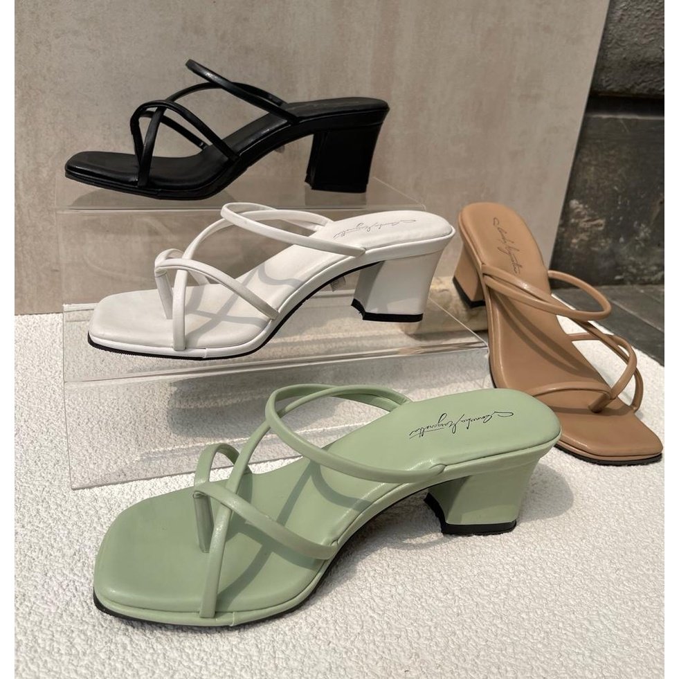 tyaaditya09's tweet photo. Sendal heels

🖇 https://t.co/ApRTQsvk7d https://t.co/rEUQdTJAWR