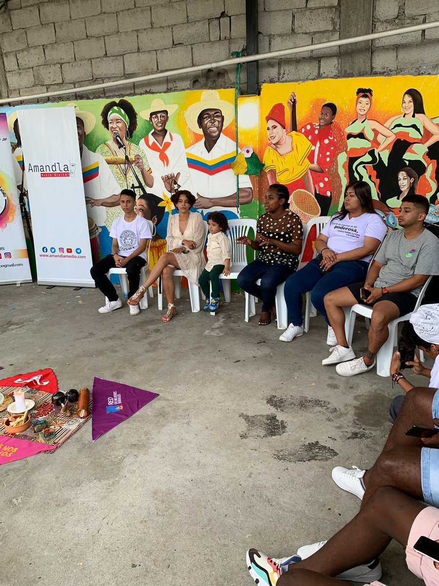 MujeresAsfalto's tweet photo. #TapaoConversao las juventudes de #Esmeraldas en un espacio de resistencia colaborativa. 
Las profundas brechas de desigualdad nos quita pensar en un futuro digno, hoy en una apuesta por cambiarlo nos juntamos. #ProtestaGlobal #QueLosRicosPaguen #TaxTheRich #ContraLaDesigualdad https://t.co/LVCYyQMhs6