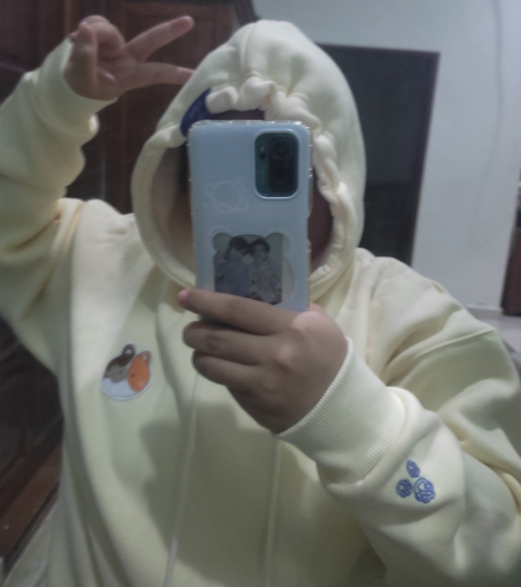 NieyNie's tweet photo. ╭────────♡────────╮
:¨·.·¨: Polly 💙💛💜 Eye
·..🫧 Pastel (You) BraaAaa
🐈🐾🍰🥧🥨🍒🚀🌈╰────────♡────────╯
꒰ #Buildjakapan @Buildbuilddd ꒱
#BuildXEyebraaaaa #PollyPastel
Thx @MaeGJBMA for open GO 🇹🇭🛬🇲🇾 https://t.co/E1aXQ4CS8I