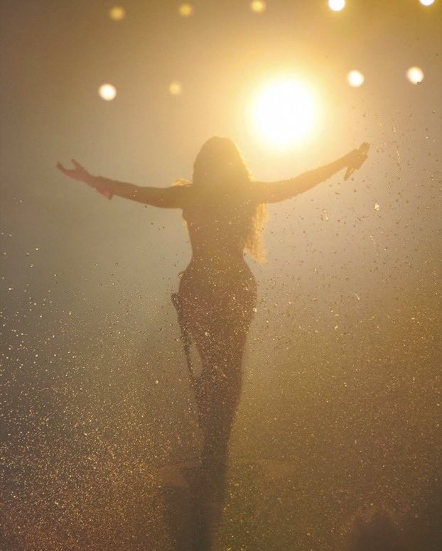 beyoncepress's tweet photo. Beyoncé! https://t.co/vTFouBSuu3
