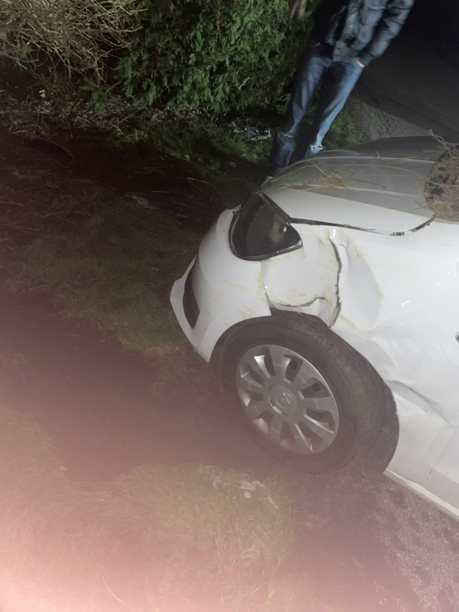 YTenshy's tweet photo. Faite attention quand sa glisse. Franchement la peur de ma vie 😭 https://t.co/luc6AcKR7A