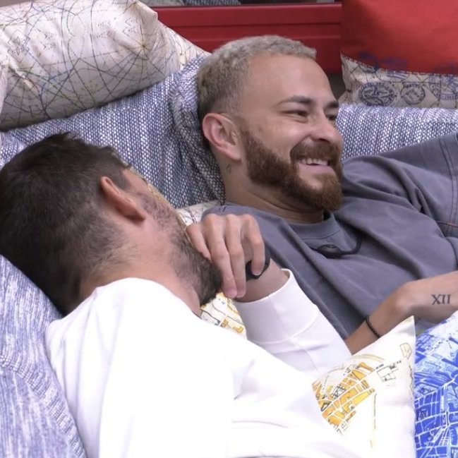 centralreality's tweet photo. Fred: “Se o Gabriel for pro paredão, eu acho que ele vai rodar.”
Cara de Sapato: “Também acho.” #BBB23 https://t.co/GYziDunEWc