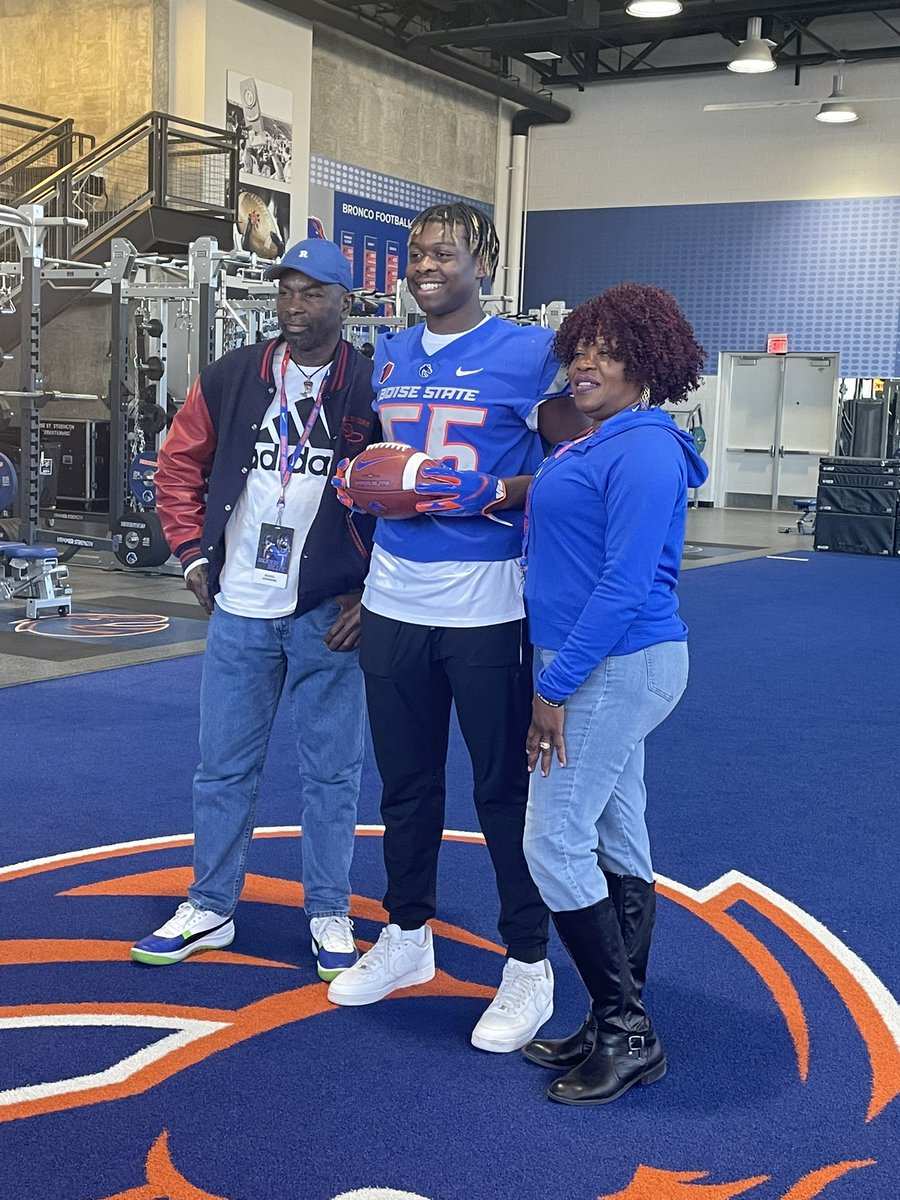 After a great talk with @AABroncoHC, I am blessed to receive my first D1 offer from Boise State University!!#BleedBlue 

<a href="/BKKnightsFB/">Bishop Kelly Football</a> <a href="/BroncoSportsFB/">Boise State Football</a> <a href="/Coach_TKeane/">Tim Keane</a> <a href="/BrandonHuffman/">Brandon Huffman</a>