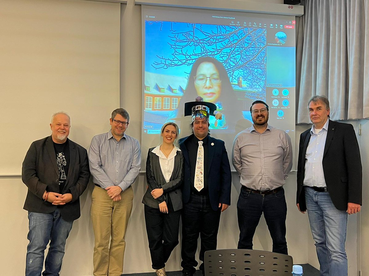 jahanian_amir's tweet photo. Huge appreciation to @BenGodde @ComIntDK @felix_putze &amp;SPP @theactiveself for all supervision &amp; support during my beautiful PhD journey &amp;to the fantastic committee @LukeMillerNeuro @mattlongo &amp; Prof. Song Yan. I'm super excited &amp; ready to start my new career with @NeuroKayser 😍 https://t.co/9wNF2AJMpZ