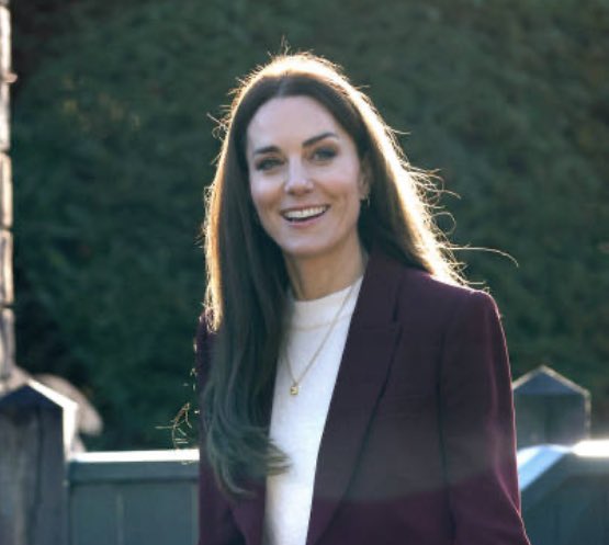 DogsPandas's tweet photo. Catherine, Princess of Wales (in her role as Patron of the Rugby Football League) attends a reception for the England Wheelchair Rugby League Team at Hampton Court Palace on January 19, 2023 in London. #BeautifulInandOut♥️ https://t.co/zia2Cf80p2