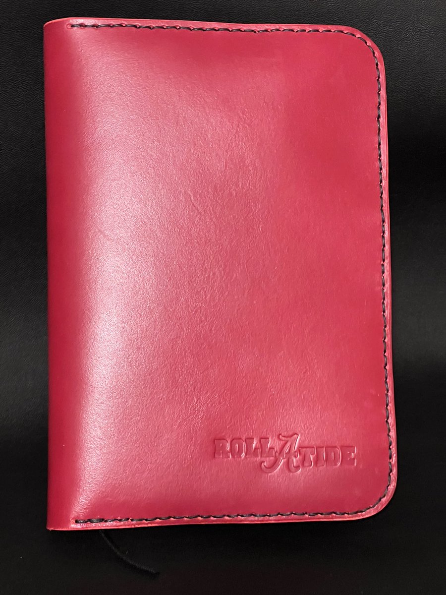 CarderGT's tweet photo. Handmade-Crazy Horse trifold wallet &amp; Leather notebook cover https://t.co/rhvWH1EQIV